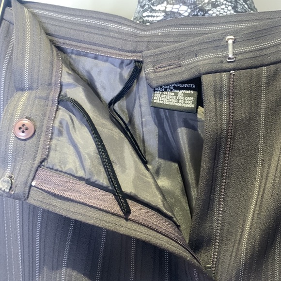 EUC Kasper Smoke Grey 2 Pc Pinstripe Pantsuit, 14P - Picture 14 of 14